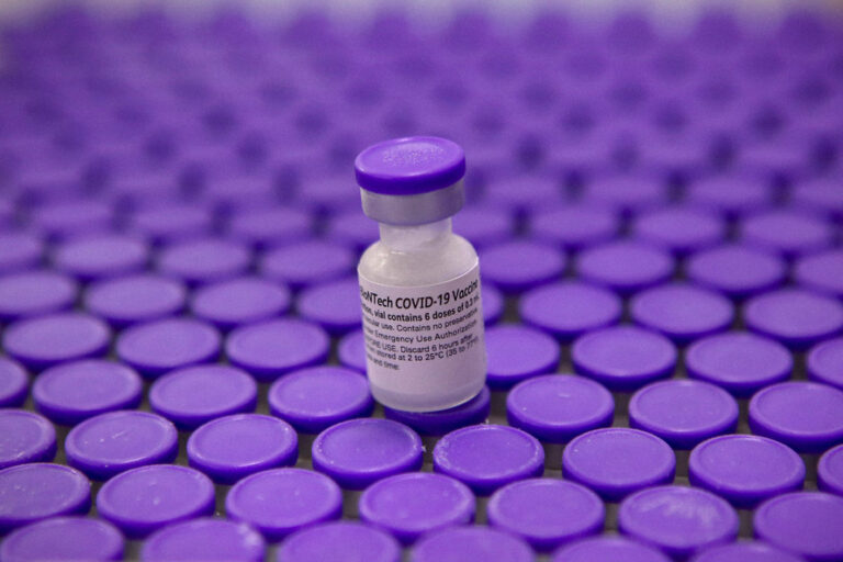 Primeiras doses exclusivas para adolescentes de 12 a 17 anos chegam ao Paraná