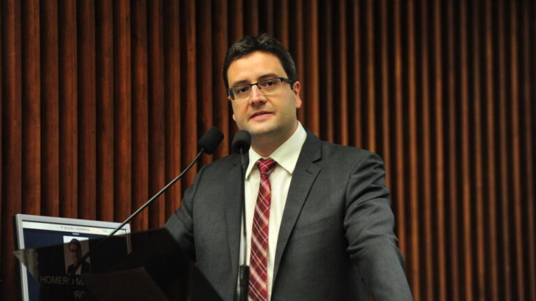 “Prefeito tem que sair do armário em relação ao projeto”, diz Marchese