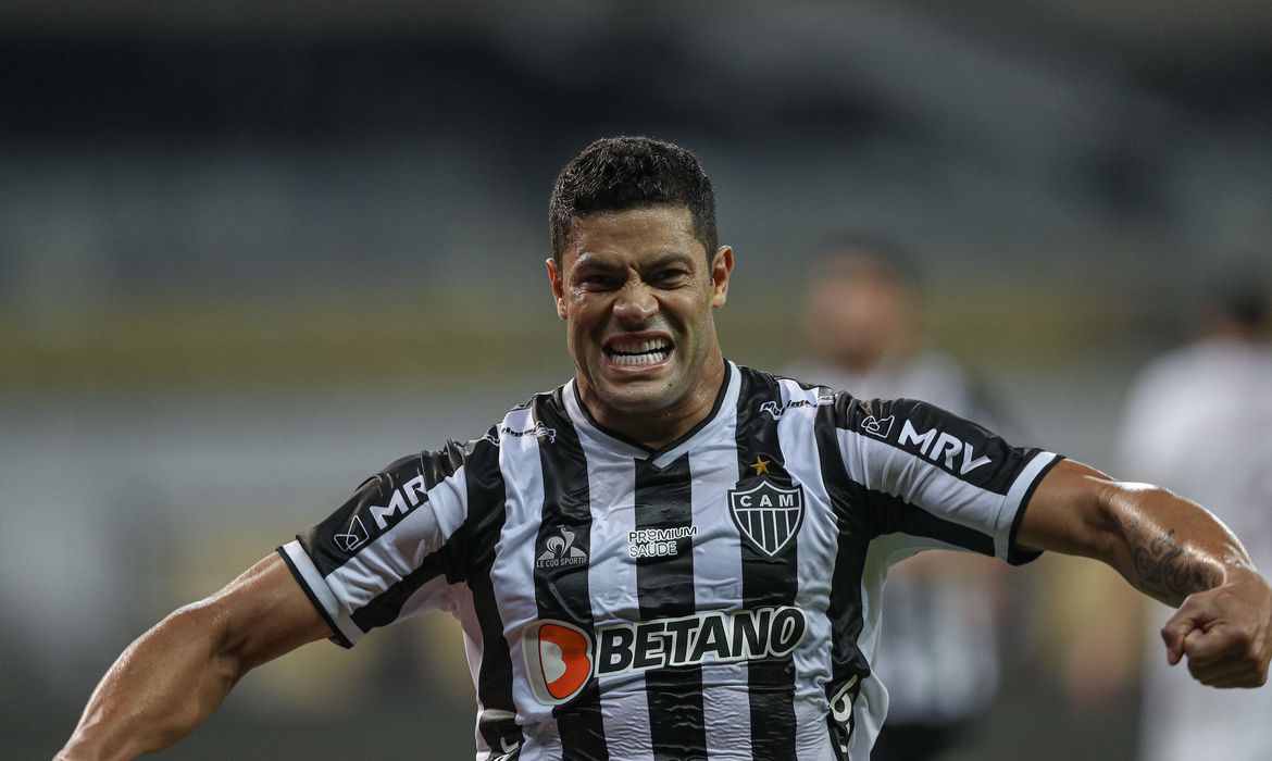 Atlético-MG derrota Fluminense e chega à semifinal