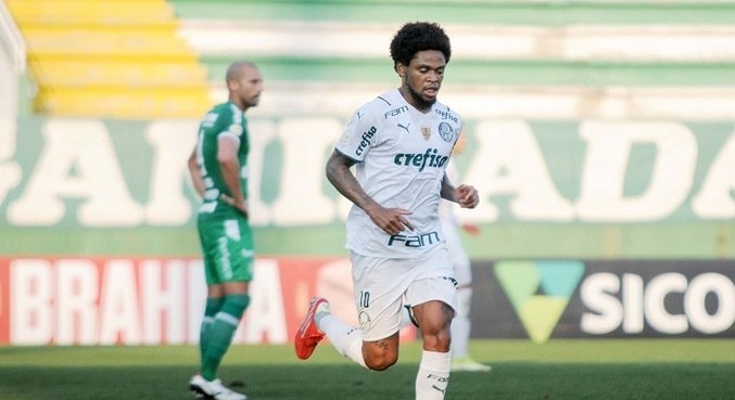 Palmeiras vence Chapecoense fora de casa