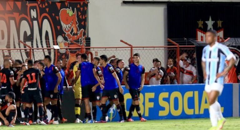 Grêmio perde para o Atlético-GO