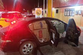 PM apreende carro de luxo com cigarro contrabandeado