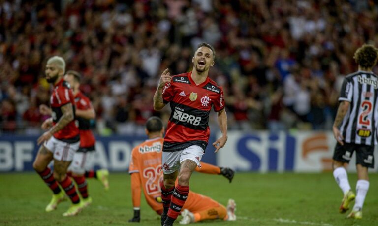 Flamengo vence Atlético-MG no Maracanã