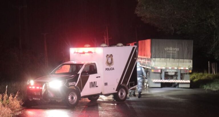 Assaltantes são mortos pela PM após fazer caminhoneiro refém