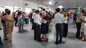 Decreto libera pista de dança em eventos e clubes de Maringá