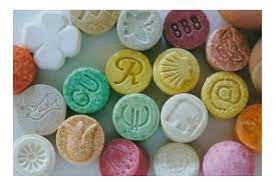 Jovem é preso vendendo droga sintética