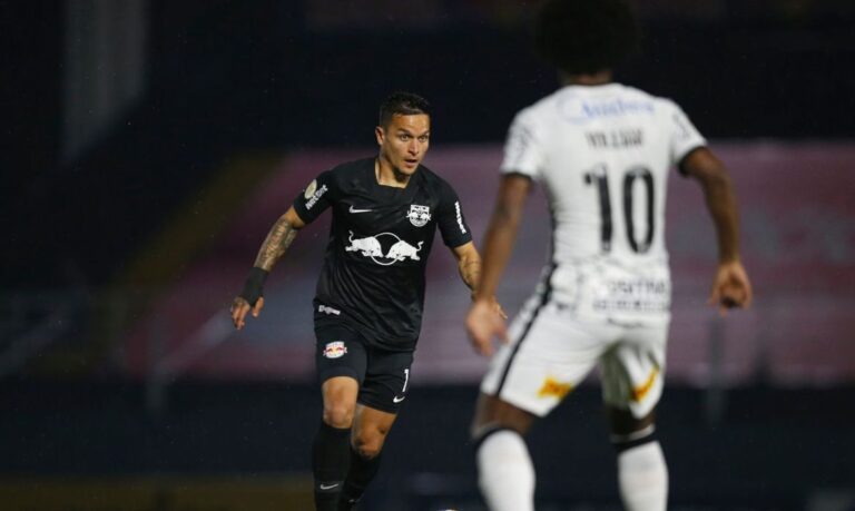 Corinthians empata com Bragantino