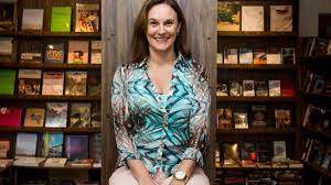 Escritora Luci Collin é confirmada na Festa Literária de Maringá