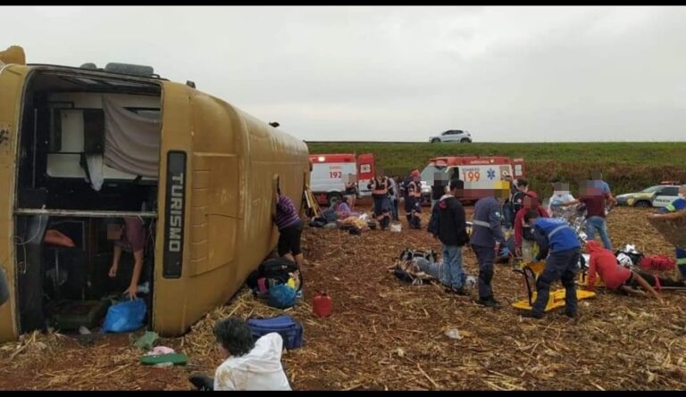 Mais de 30 feridos em tombamento de ônibus na BR-369