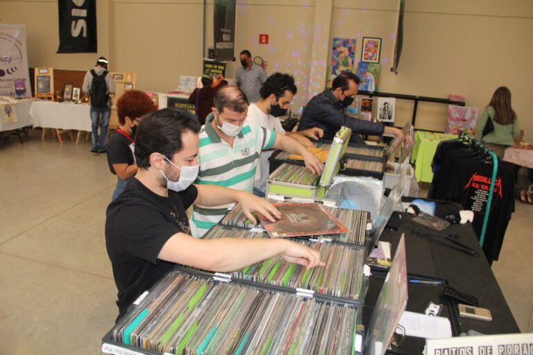 Clube do Vinil de Maringá completa 7 anos