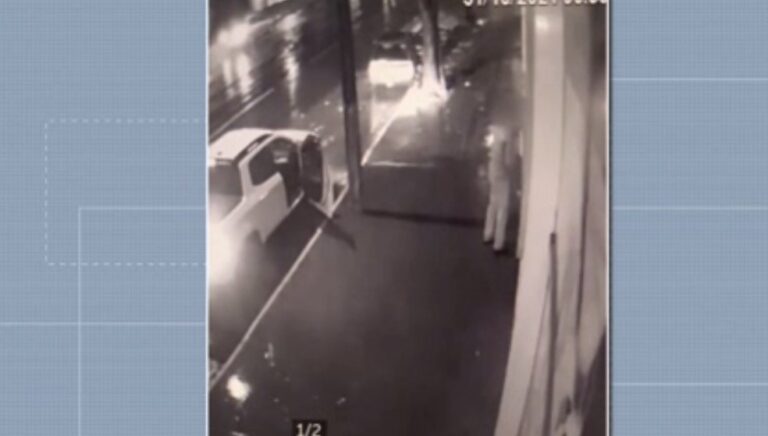 Homem estaciona para urinar e tem seu veículo roubado