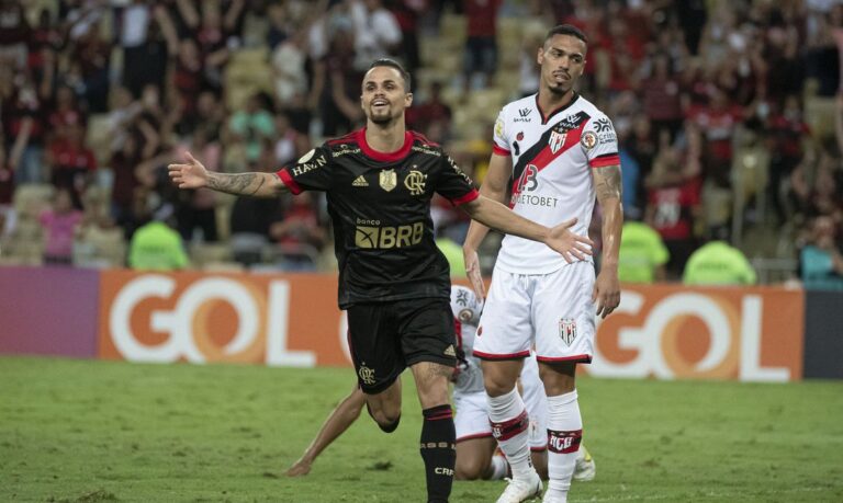 Flamengo derrota Atlético-GO no Maracanã
