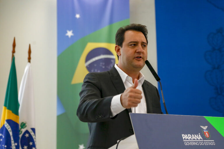 Governador lança Paraná Solidário
