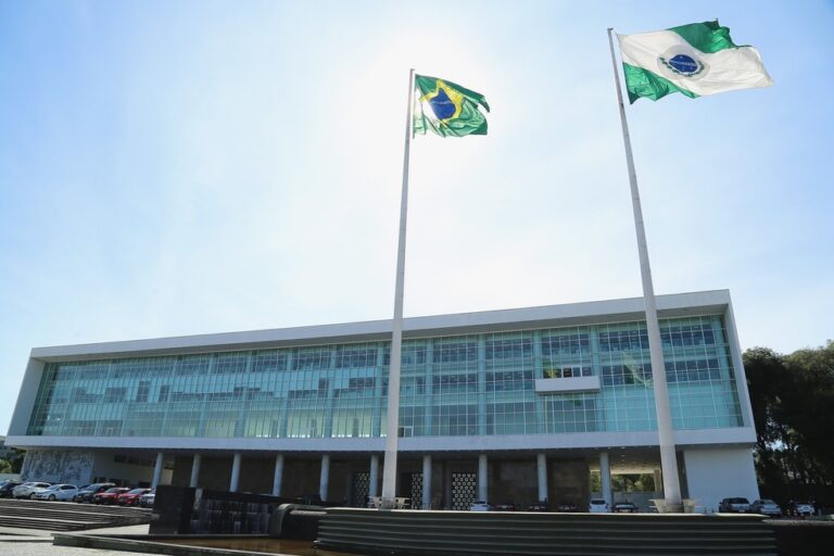 Governo do Estado suspende decretos com medidas restritivas