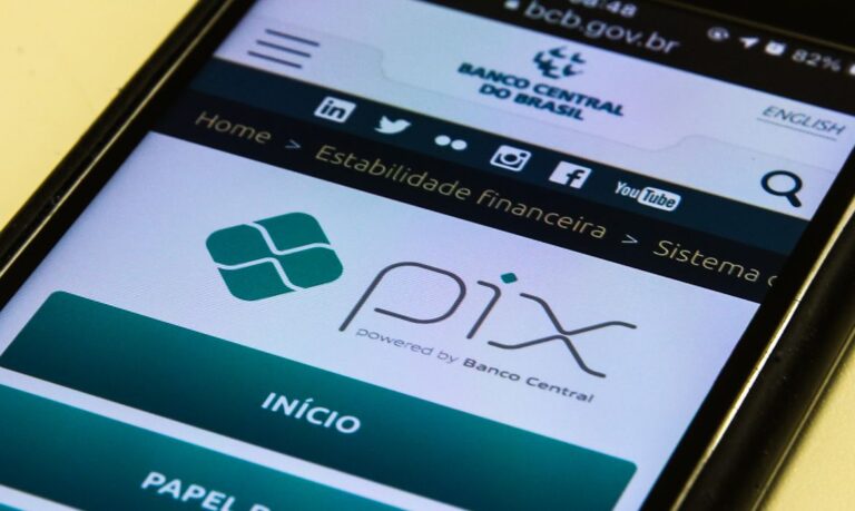 Clientes da Copel agora têm a opção de pagamento pelo PIX