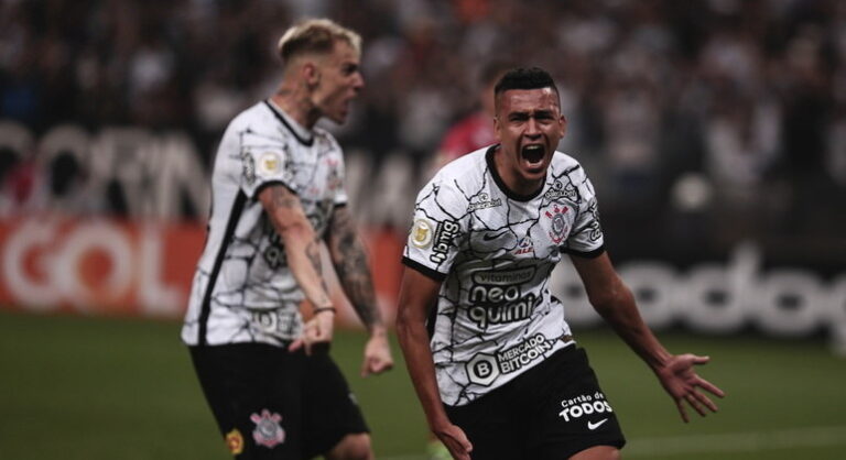 Corinthians vence o Fortaleza