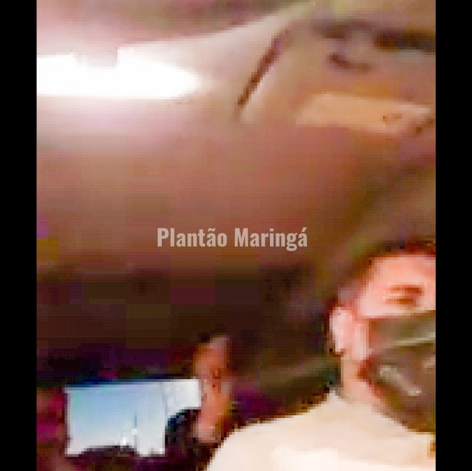 Enfurecido, pai agride filhos que assaltaram motorista de aplicativo