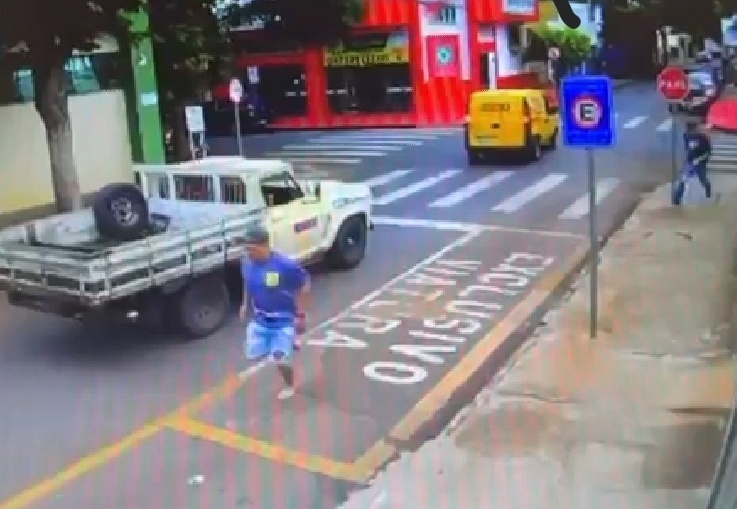 Homem entra no hospital e atira em ex amigo