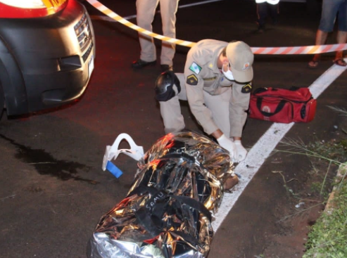 Motociclista morre e amigo fica em estado gravíssimo