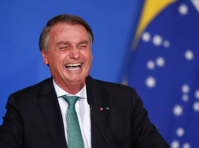 Bolsonaro é eleito personalidade do ano pelos leitores da Time