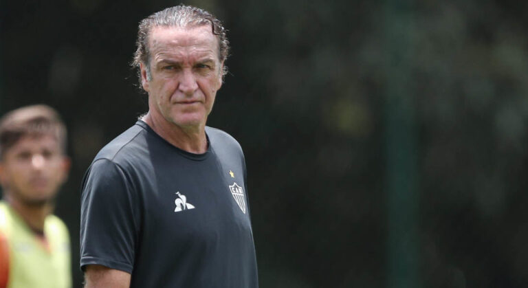 Cuca deixa o comando do Atlético-MG