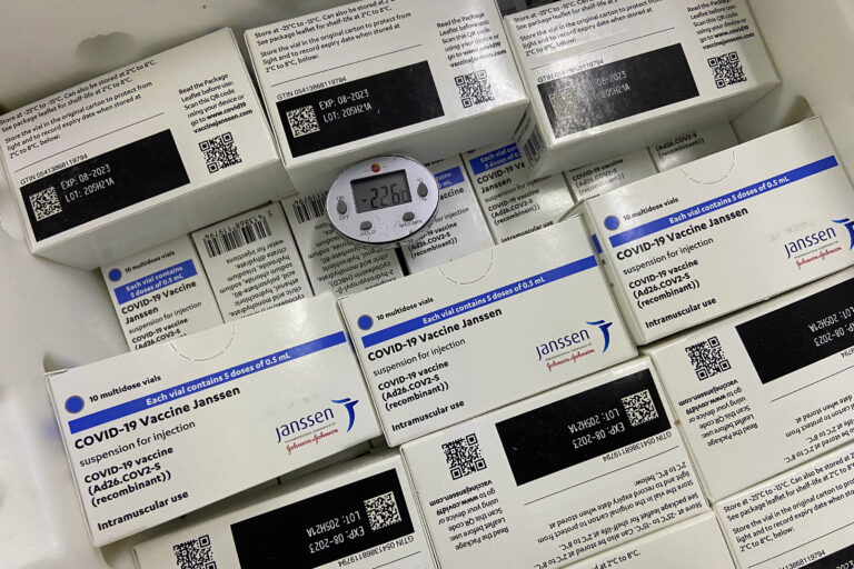 Saúde distribui nesta quarta-feira 136 mil doses da Janssen para reforço