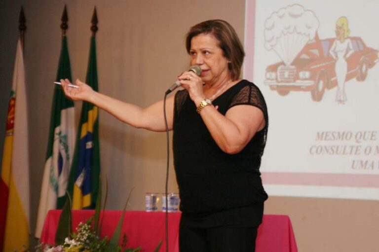 Eliana Palma é eleita presidente da Academia de Letras de Maringá