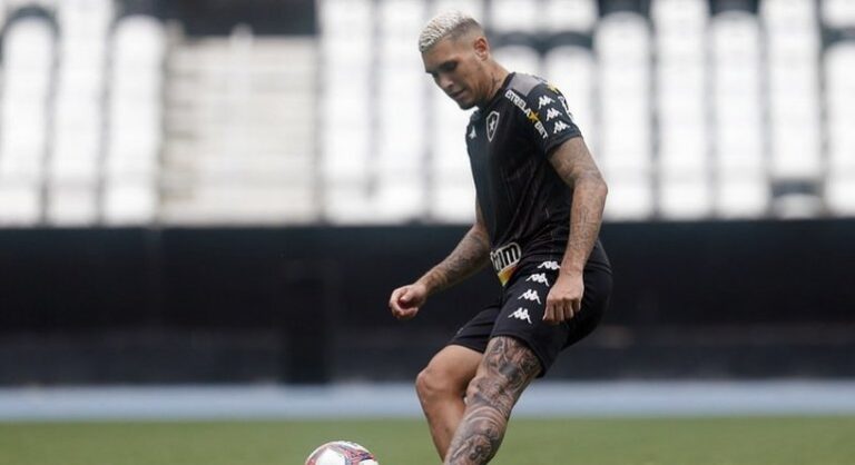 Rafael Navarro confirma chegada ao Palmeiras
