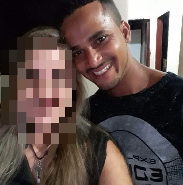 Homem morre eletrocutado dentro de uma piscina