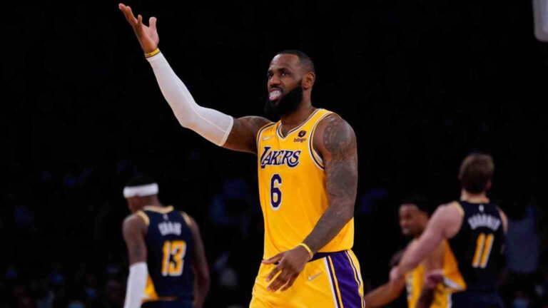 LeBron James atinge mais uma marca histórica