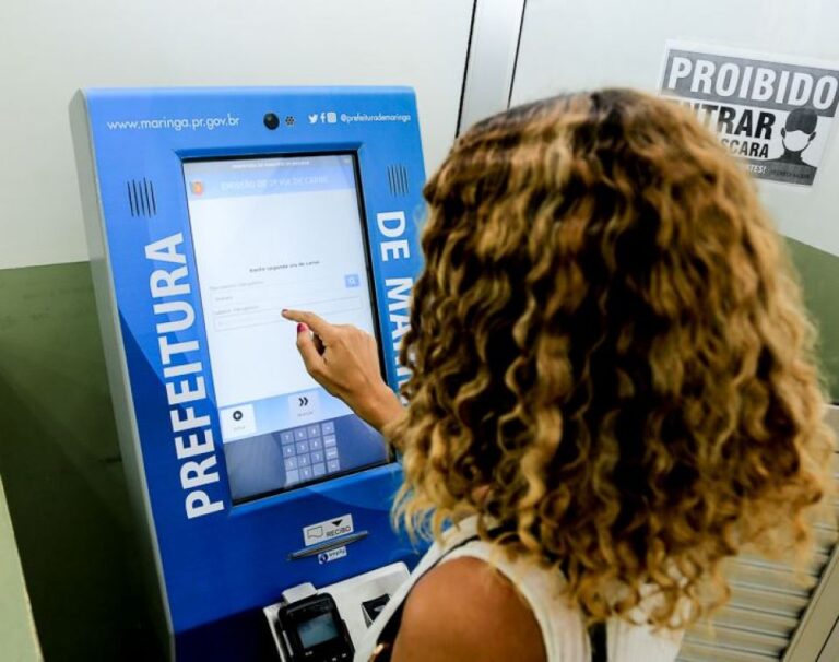 Maringá tem 28 totens de autoatendimento da Prefeitura
