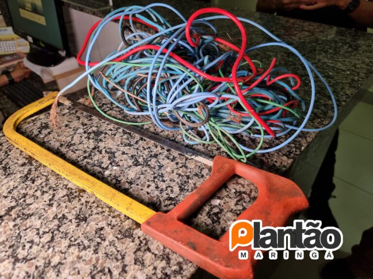 Ladrão de fios apanha de populares em Sarandi