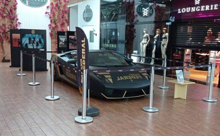 PF mostra exposição de fotos de carros milionários que apreendeu