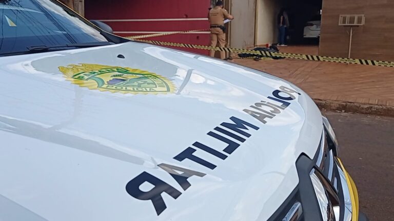 Homem executa mulher após entregar chocolate pra ela
