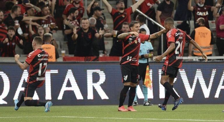 Termina empatado Athletico-PR e Palmeiras na Recopa