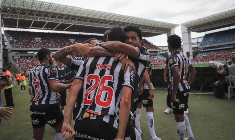 Atlético-MG derrota o Flamengo e fatura Supercopa do Brasil