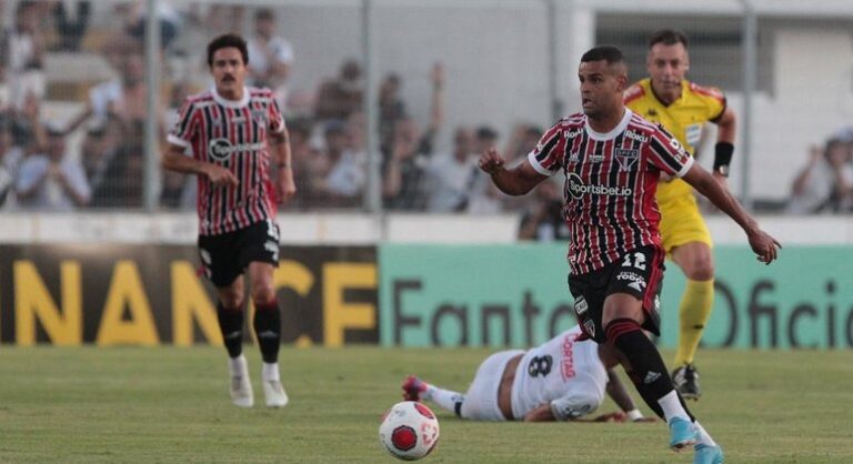 São Paulo vence e espanta a crise