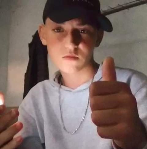 Após bate-boca adolescente é morto com sete facadas