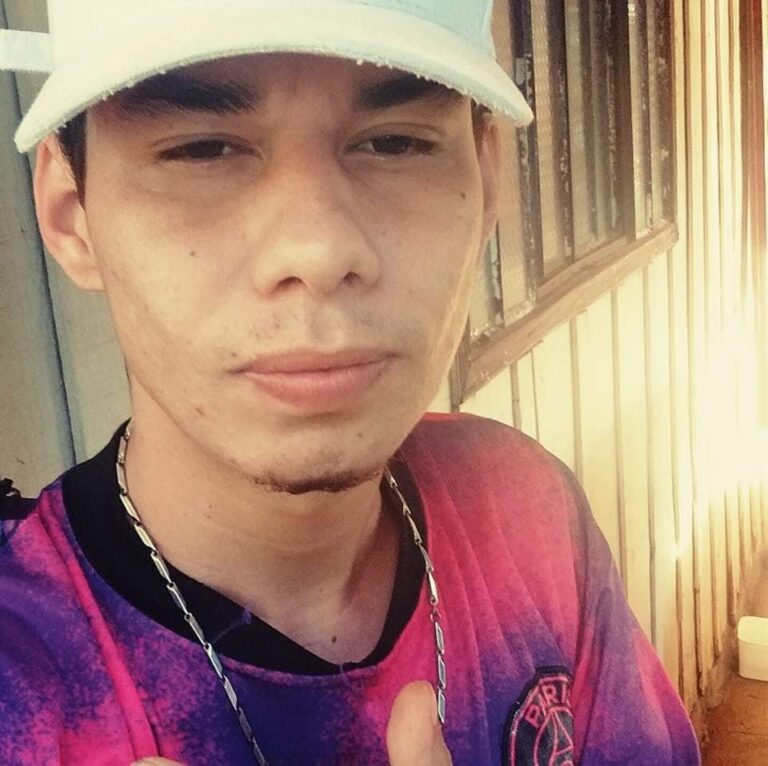 Lei do silêncio impera onde jovem foi executado com 5 tiros