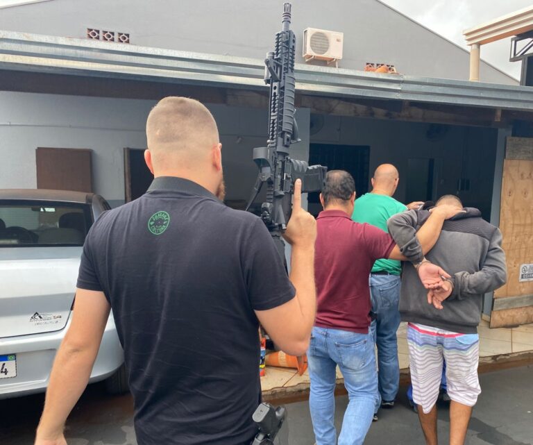 Presos irmãos que tentaram matar um jovem