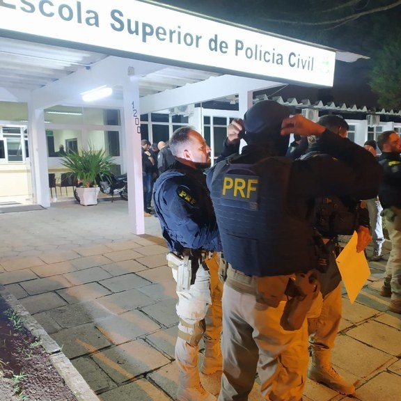 Operação policial mira ladrões de cargas em 6 cidades do PR