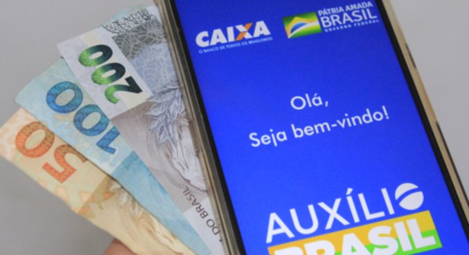 Auxílio Brasil começa a ser pago para 18 milhões de pessoas