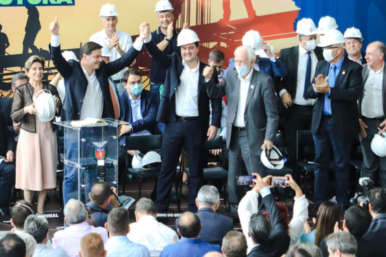 Governador anuncia investimentos de R$ 2,5 bilhões em obras de infraestrutura