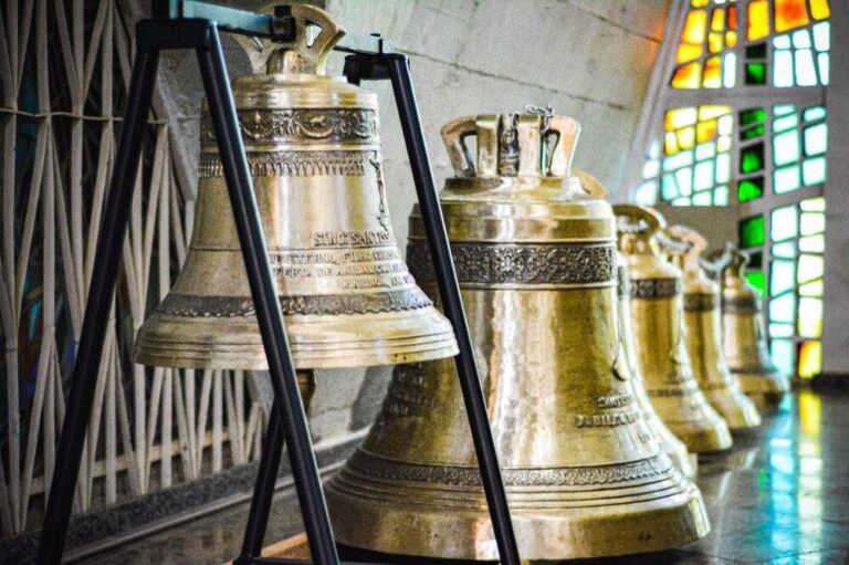 Sinos da Catedral estão expostos; benção será neste sábado
