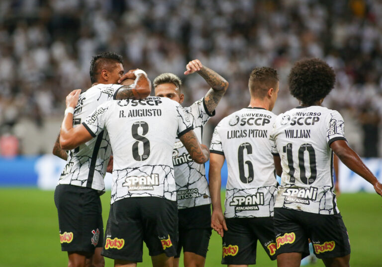 Corinthians goleia a Ponte Preta