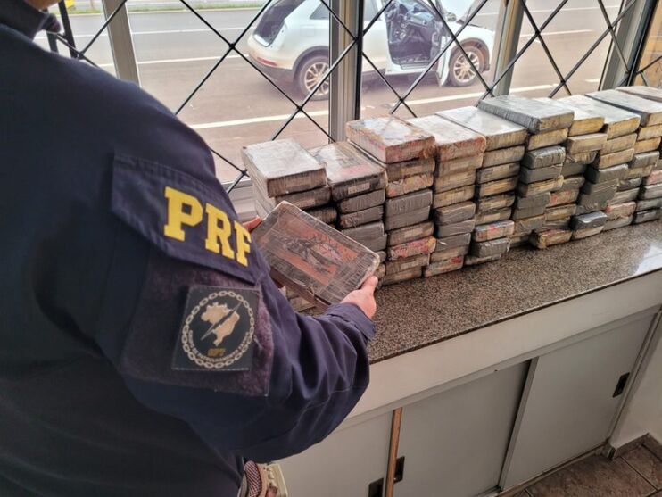 PRF apreende R$ 17 milhões em cocaína no Paraná