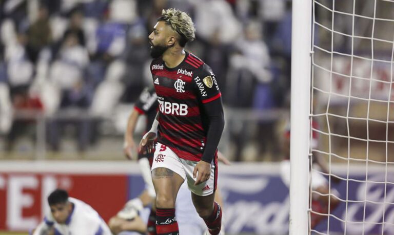 Flamengo derrota Universidad Católica no Chile