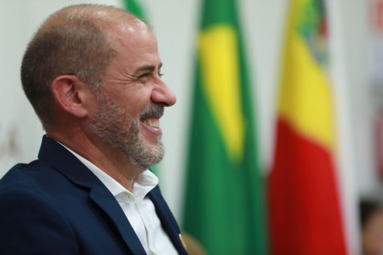 Lúcio Rosas é empossado secretário de Comunicação