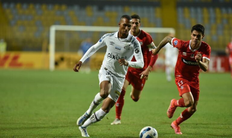 Santos fica no empate com Unión La Calera