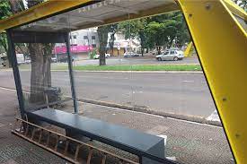 TCE-PR suspende licitação para limpeza de abrigos de ônibus em Maringá